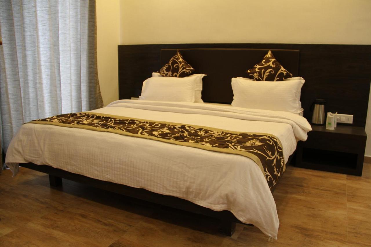 Hotel Aditya Talala Exterior photo