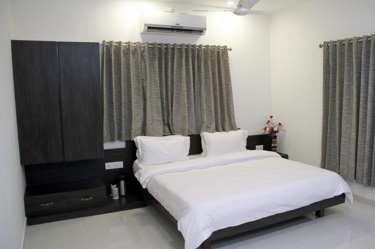 Hotel Aditya Talala Exterior photo